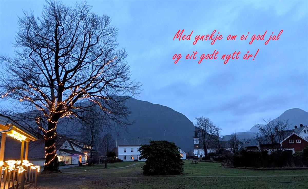 Bilete frå Dale med ynskjer om god jul og godt nytt år til innbyggarane. - Klikk for stort bilete